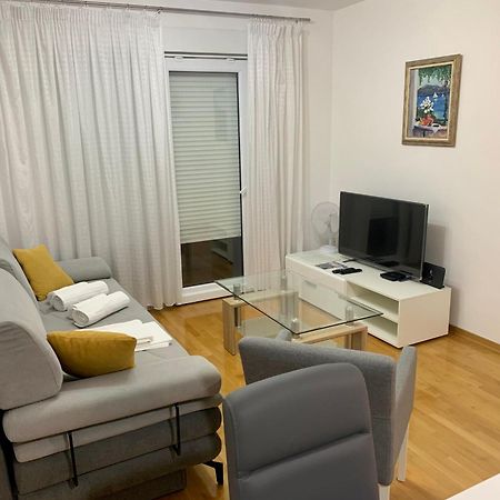 Apartment Pearl-Free Parking Макарска Екстериор снимка