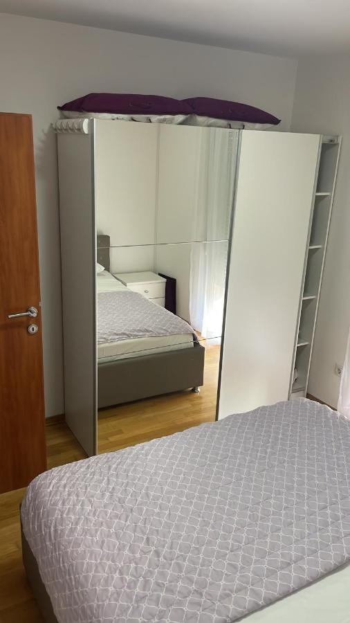 Apartment Pearl-Free Parking Макарска Екстериор снимка